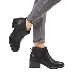 Sorel cate black leather Chelsea boot size 8.5